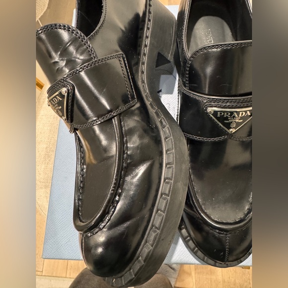 Prada Brushed Chunky Triangle Logo Loafers
 Calzature Donna Spazzolato - Picture 2 of 8